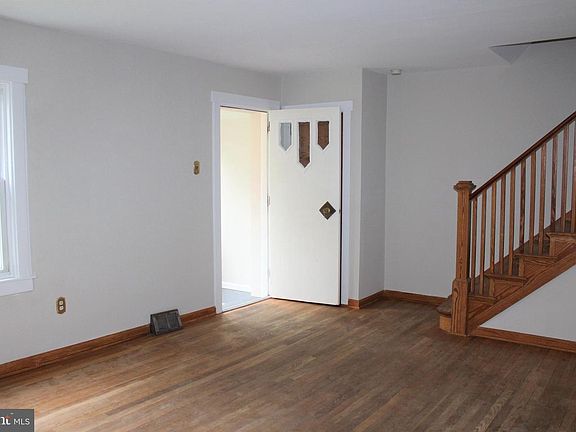 4th image of 647 Jansen Ave
