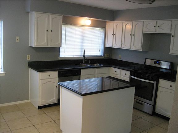 5th image of 2809 Park Shadow Ln