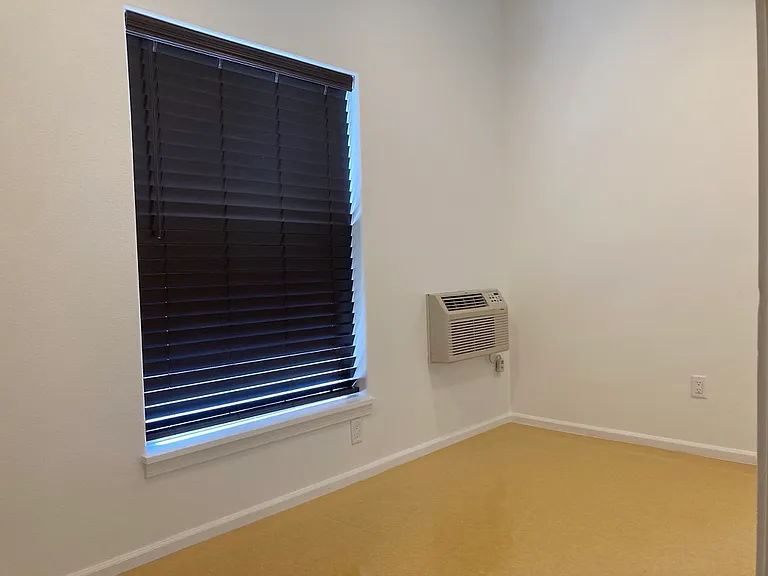 1095 W 7th Ave #9 — Photo 13