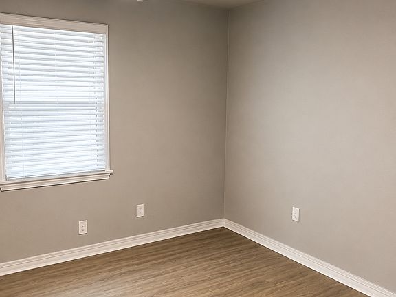 5th image of 3535 Sumner St