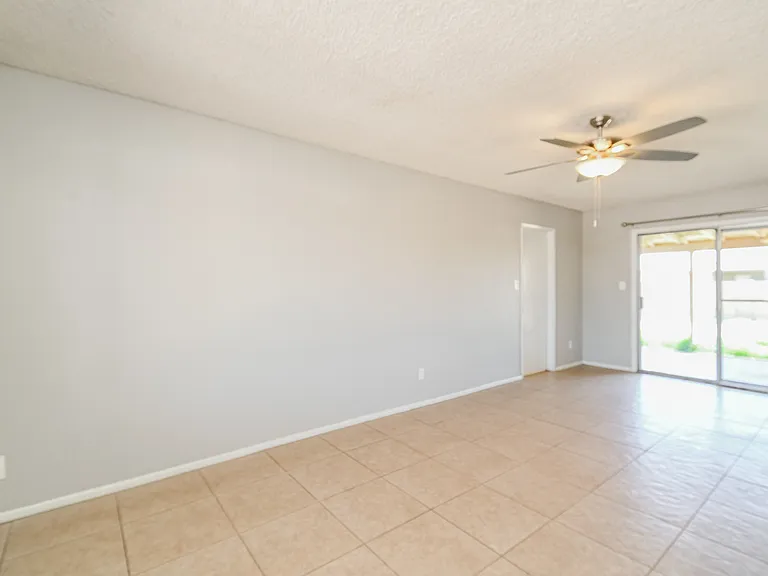 2301 E Butler St — Photo 3