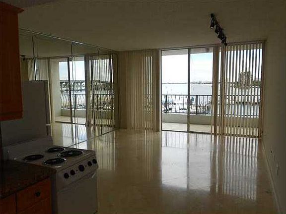 2nd image of 555 NE 15th St APT 520