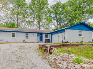 7604 Hillcrest Dr, Mooresville, IN 46158