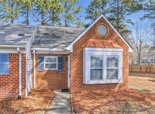 624 Hollomon Dr, Hampton, VA 23666