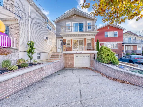 98 North St, Bayonne, NJ 07002