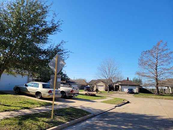 4th image of 19945 Mountain Dale Dr