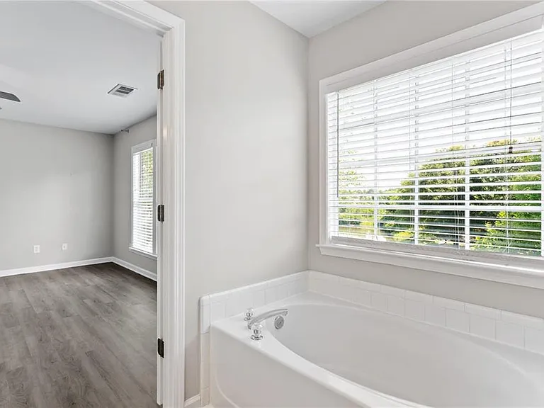 6250 Whirlaway Dr — Photo 11