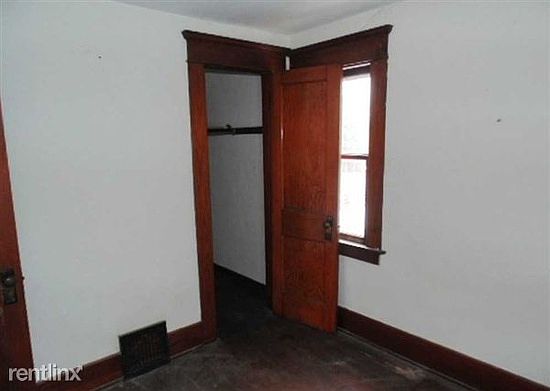 3rd image of 1916 Beal Ave