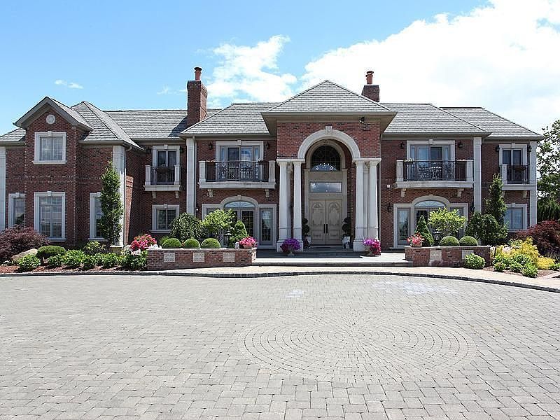 1st image of 102 Truman Dr
