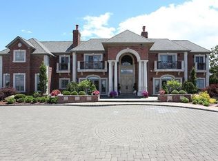 102 Truman Dr, Cresskill, NJ 07626