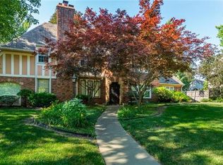 621 W 57th Ter, Kansas City, MO 64113