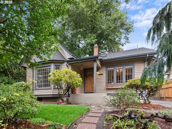 3217 NE Skidmore St, Portland, OR 97211