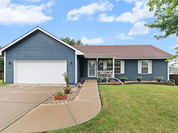 206 E 22nd Ter, Kearney, MO 64060