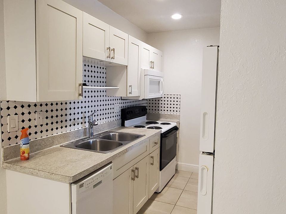 2nd image of 2801 NE 51st St #C