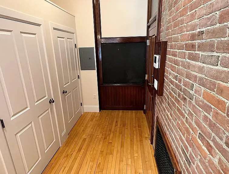 21 Williams St #2C — Photo 4