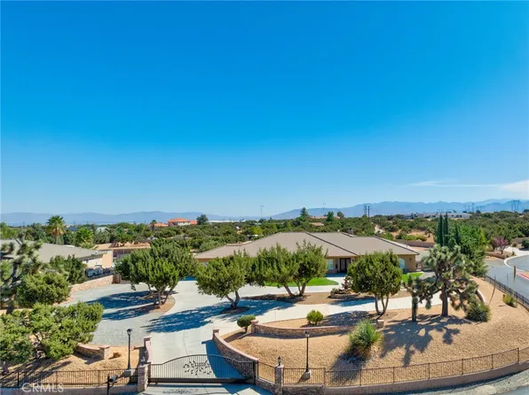 11650 Oak Ridge Dr, Oak Hills, CA 92344