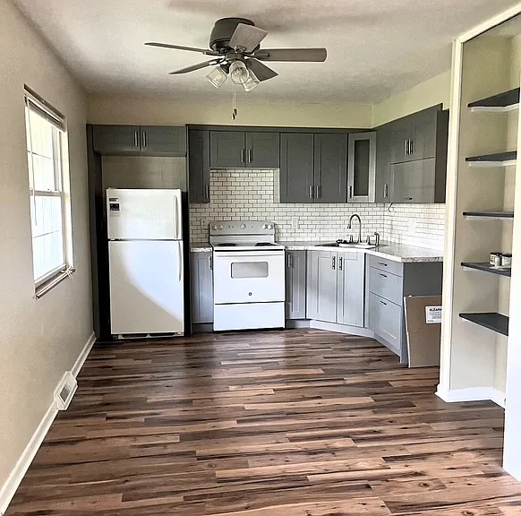 4005 Cleveland Rd E — Photo 2
