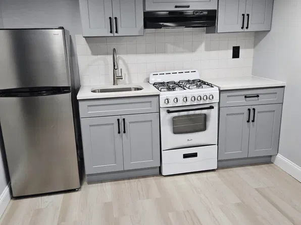 (undisclosed Address), South Richmond Hill, NY 11419