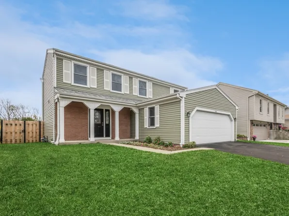 445 Oxford Pl, Roselle, IL 60172