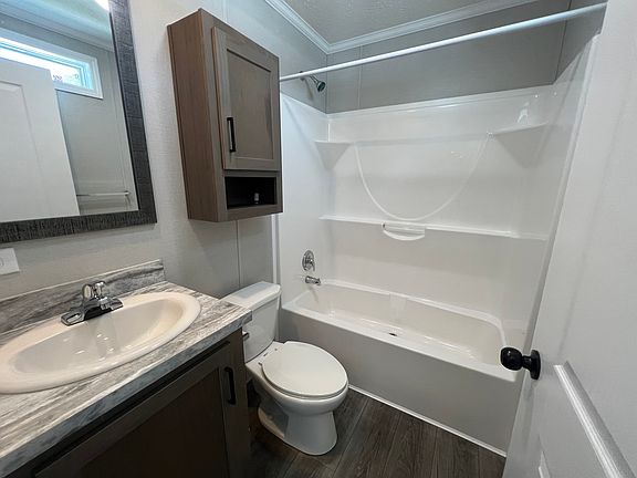 5th image of 8634 Laverne St #634