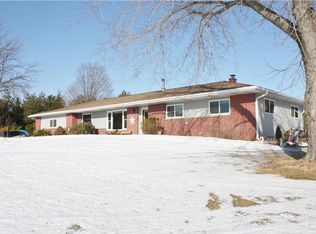 2168 Slinger Rd, Richfield, WI 53076