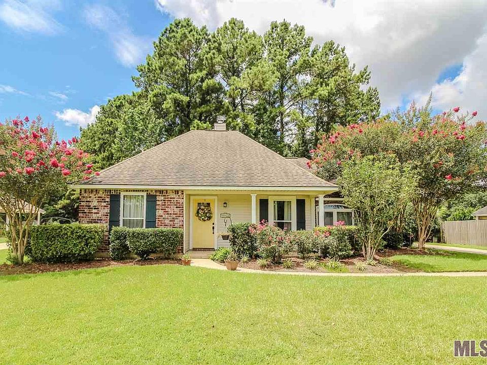 1st image of 32471 Glenwood Dr