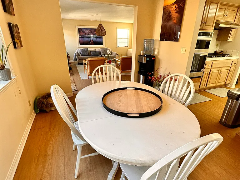 2219 Gates Ave #B — Photo 9