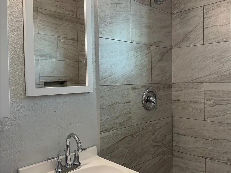 2111 Stewart Ave #B — Photo 27