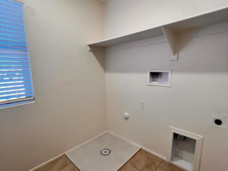 11977 E Chamrod Dr — Photo 26