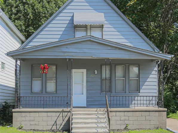 15251 Maplewood Ave, Eastpointe, MI 48021