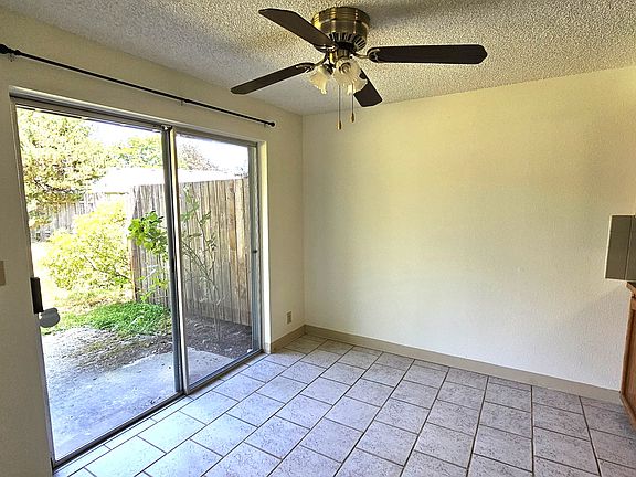 4th image of 1602 SE 145th Ct #1