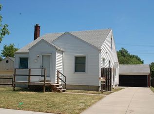 22494 Oaklane St, Warren, MI 48089