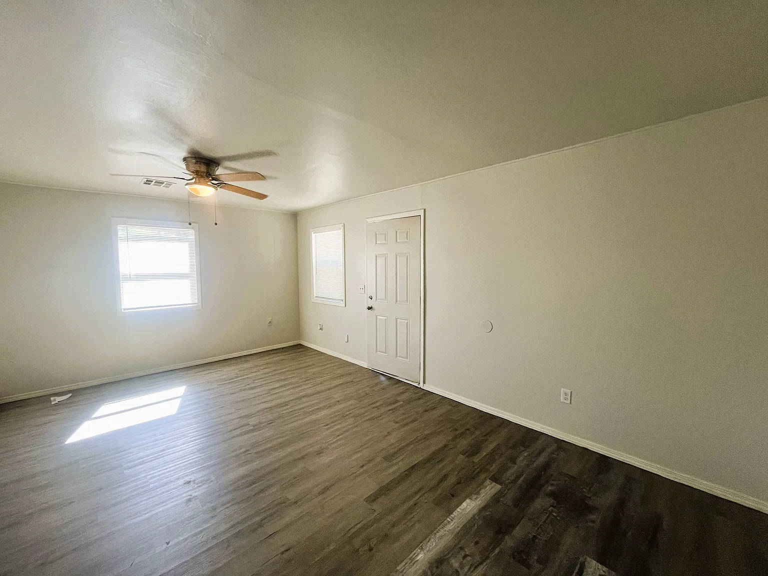 3 bed, 1113 sqft, $1,350 — Photo 3