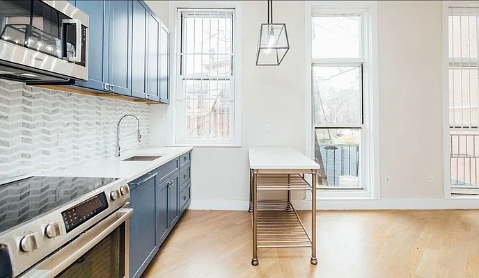 Rented by Marquis Real Estate Services | media 16