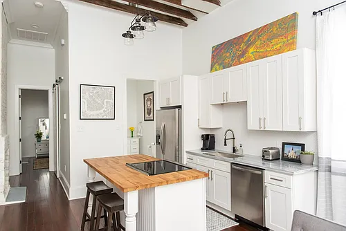1040 Louisa St Photo 1