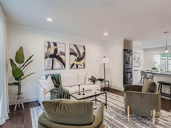 3rd image of 1608 Herrin Ave