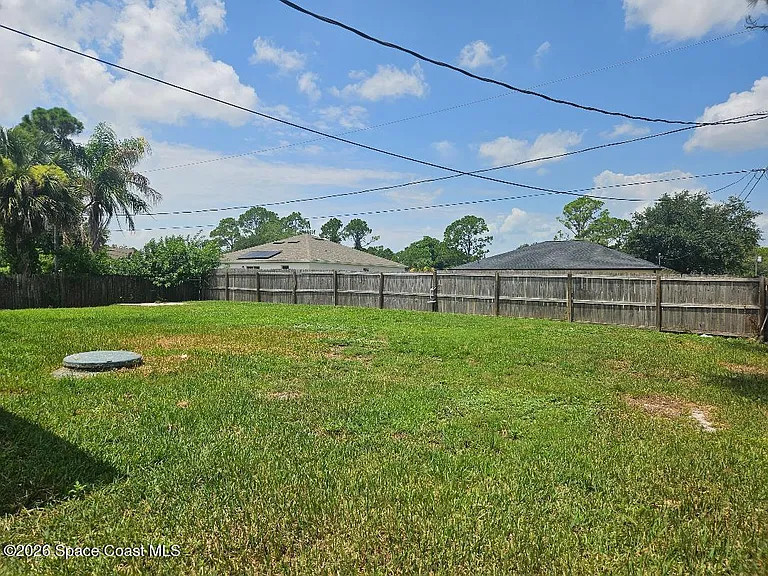 842 Aruba Ave SE — Photo 14
