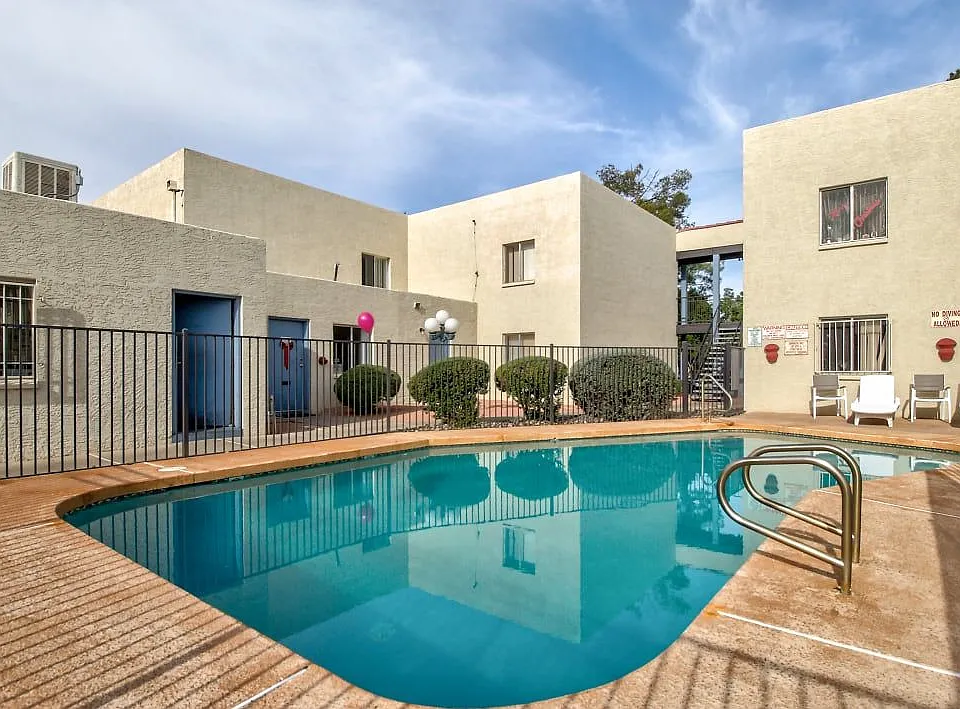 Canyon Club Apartments
