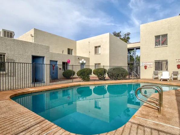 Canyon Club Apartments