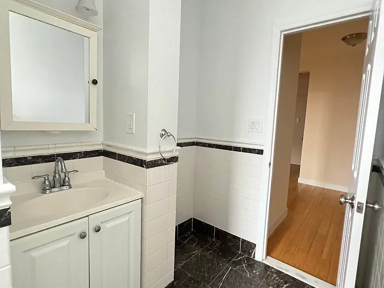 11880 Metropolitan Ave #5 — Photo 8