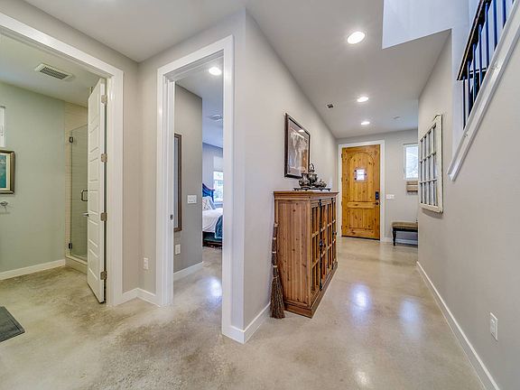 4th image of 342 E Olmos Dr