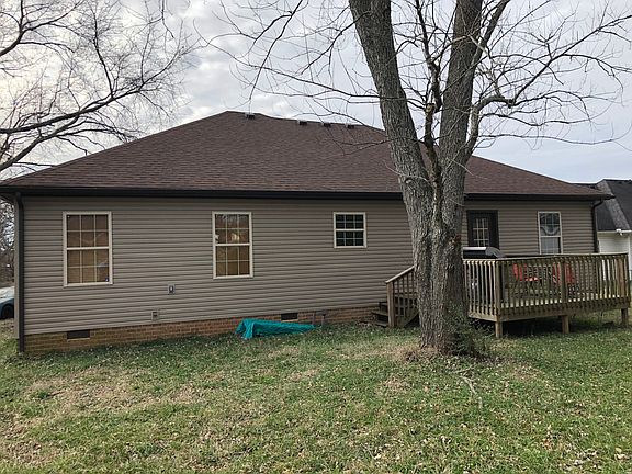 3rd image of 104 Garden Dr