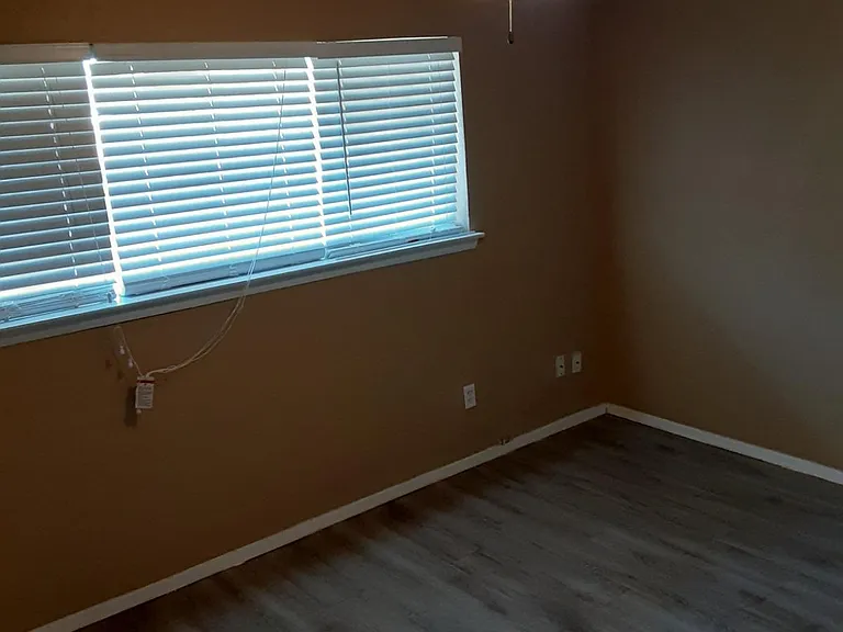 2019 Deerfield Dr — Photo 3