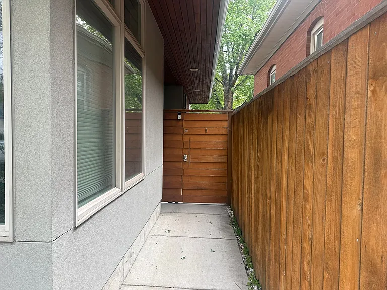 3926 N Yates St — Photo 2