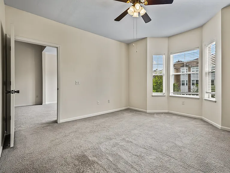 2801 Chancellorsville Dr #1333 — Photo 25