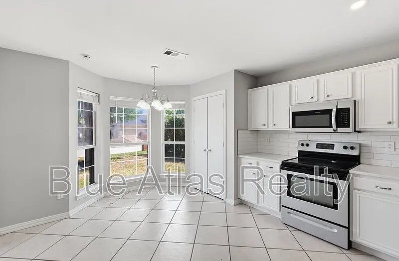 3 bed, 2.0 bath, 1462 sqft, $2,150 — Photo 4