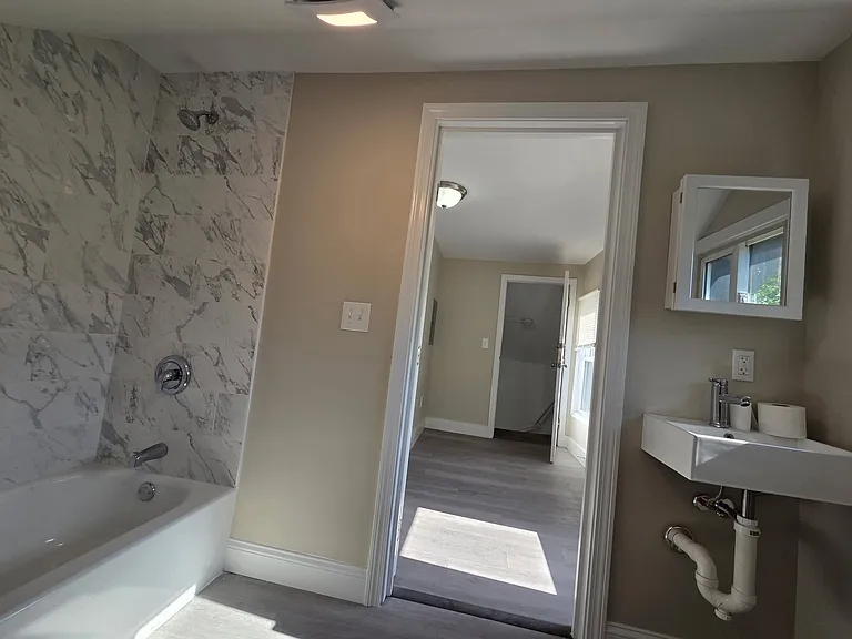 1441 Pleasant St #3 — Photo 4