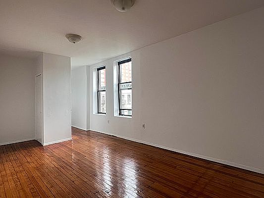 1st image of 200 W 80th St APT 5N
