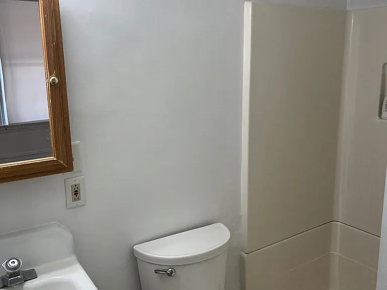 69 N Prospect St #1 — Photo 7
