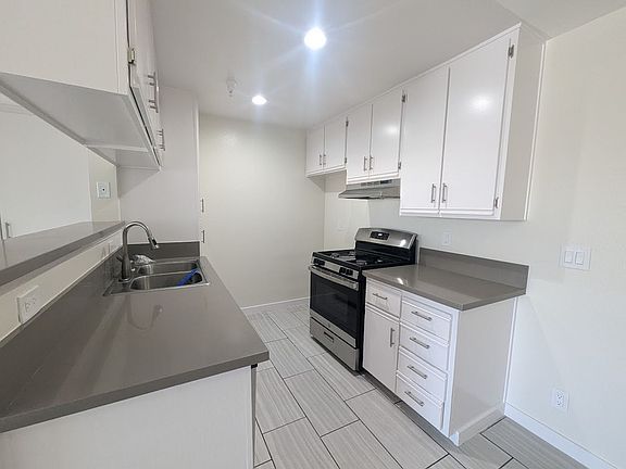 5th image of 6241 Beck Ave #308